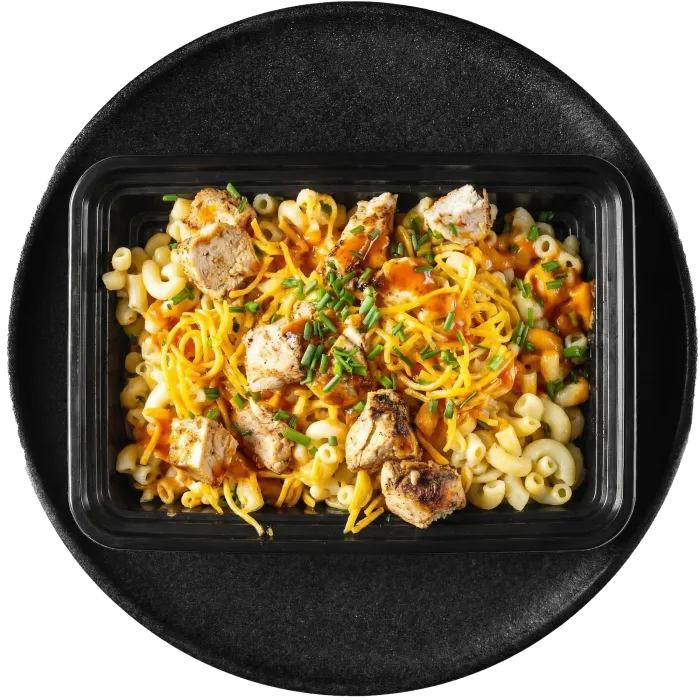 Buffalo mac and cheese meal-prep tray